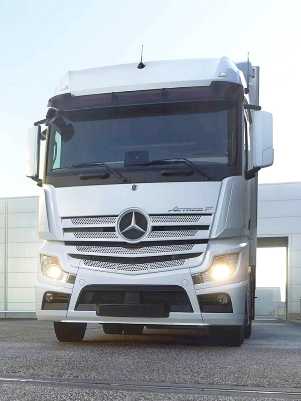 motrice Motrice marca Mercedes